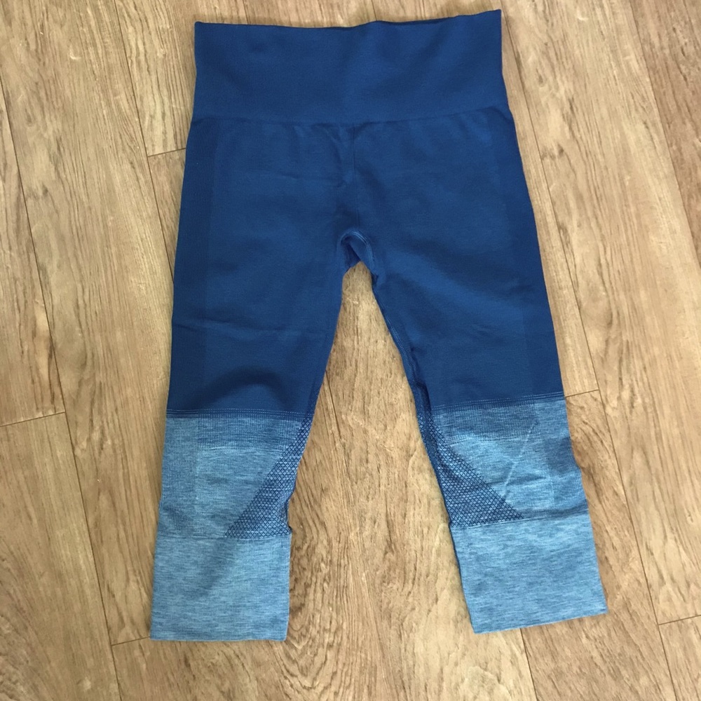 Lululemon knit crop leggings, Size 6